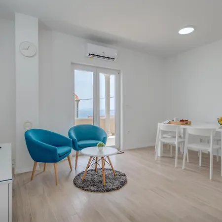 3 Bedroom Lovely In Apartamento *