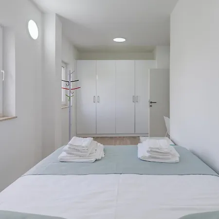 3 Bedroom Lovely In Apartamento *