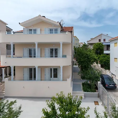 3 Bedroom Lovely In